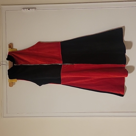 Velvet Harley Quinn Dress - Picture 5 of 9